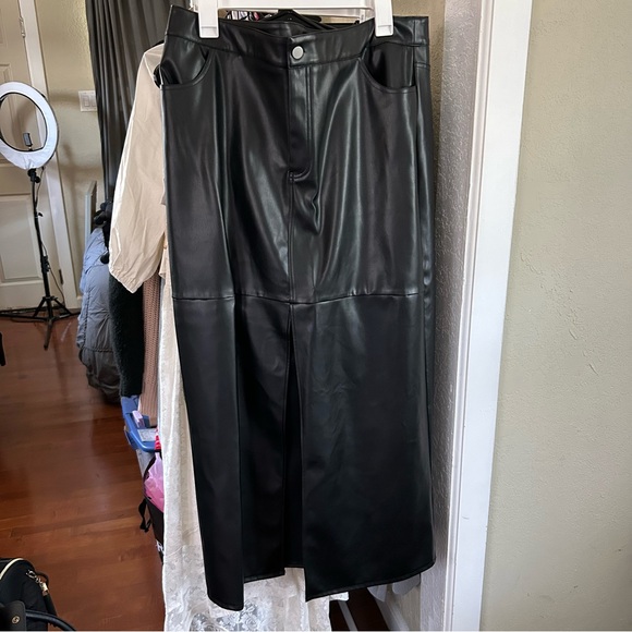 Forever 21 plus size faux leather maxi skirt with slit - Picture 2 of 3